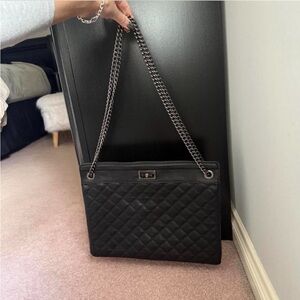 Elegant Black Quilted Chain Shoulder Bag